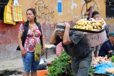Más del 60 % de los trabajadores informales de Lima "pasaron hambre" en 2020 - MarketData