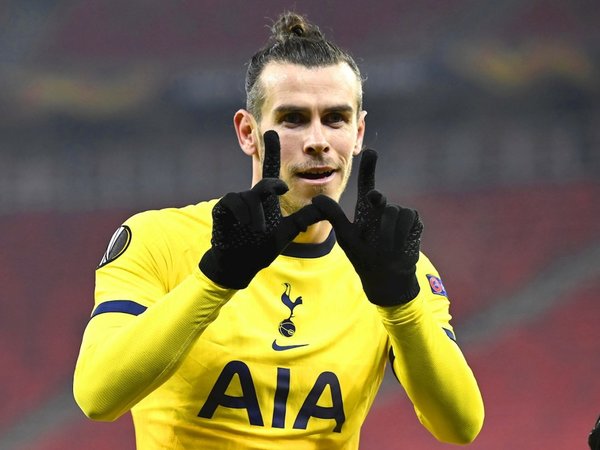 Bale sitúa al Tottenham con un pie en octavos