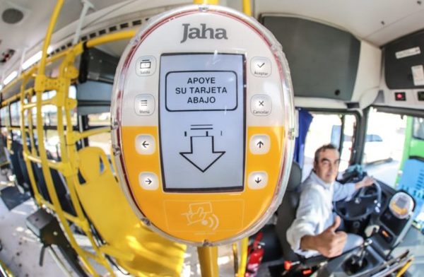 Uso de tarjetas en buses marcó “récord histórico en validación de pasajes electrónicos”, celebran