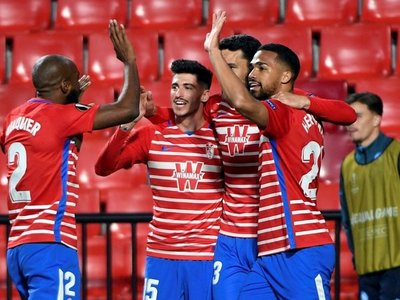 Granada logra una importante ventaja ante el Napoli
