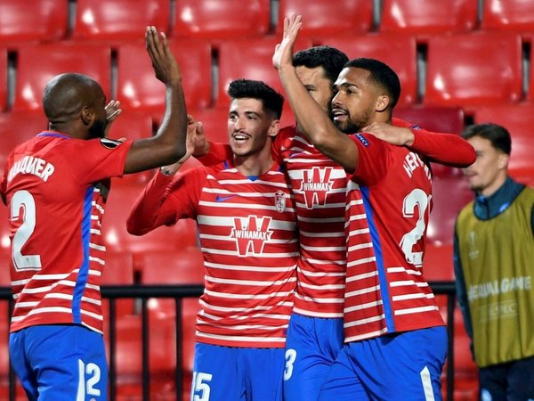 Granada logra una importante ventaja ante el Napoli