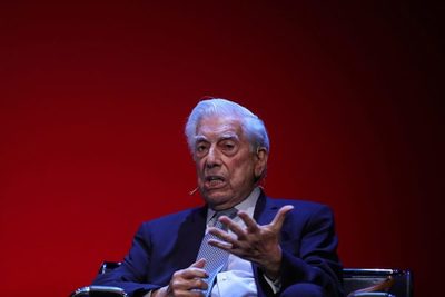 Vargas Llosa es la gran figura de la Feria del Libro de Huancayo, en Perú - MarketData