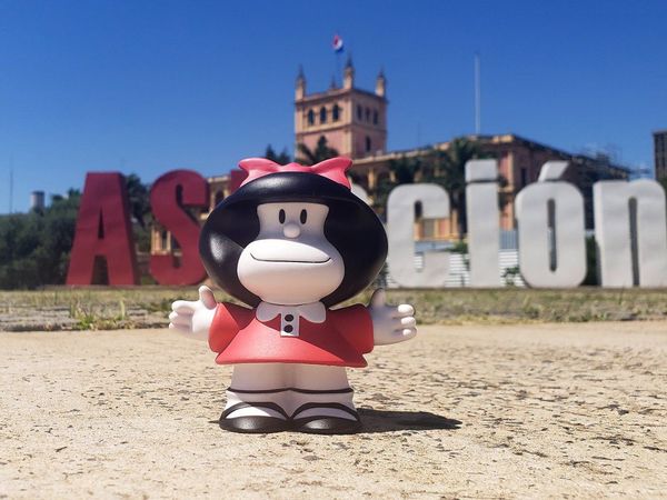 Mafalda llegó a Paraguay para encontrarse con sus fans de Colecciones ÚH