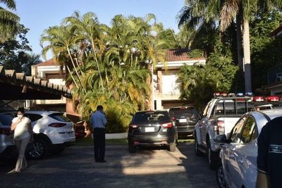 Hallan muerta a una mujer en Asunción  - Noticiero Cardinal - ABC Color