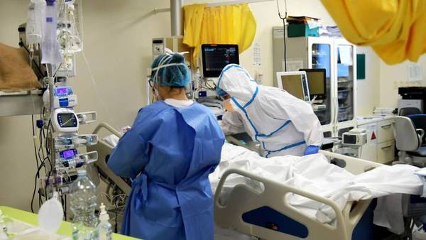 Sobrepasamos los tres mil muertos por coronavirus que coinciden con el arribo de las primeras dosis de la anhelada vacuna