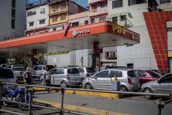 Empresarios venezolanos piden a Maduro concesiones para operar gasolineras - MarketData