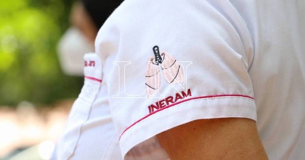 La Nación / Enfermeras de UTI piden también ser vacunadas