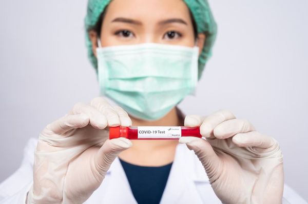 Médico de Wuhan: el virus se atajó con mascarillas, test y cuarentenas  - Mundo - ABC Color