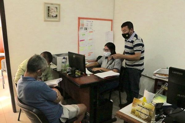Peritaje telefónico podría revelar nombres de más policías narcos - Nacionales - ABC Color