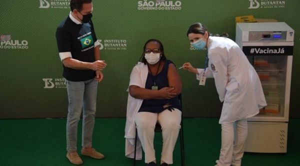 Brasil supera los 10 millones de casos con polémicas en torno a la vacunación