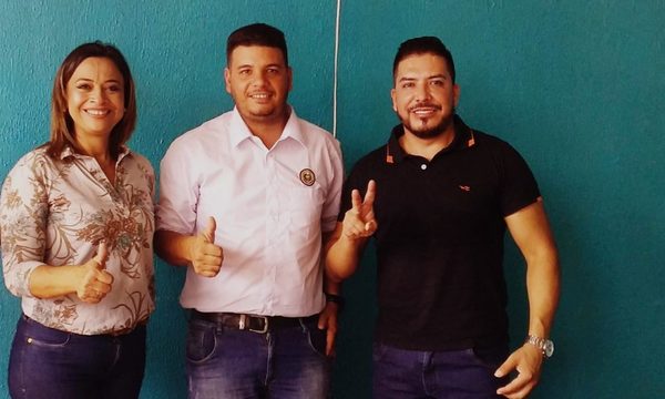 Julia Ferreira inscribe precandidatura y confirma lista de concejales en Franco