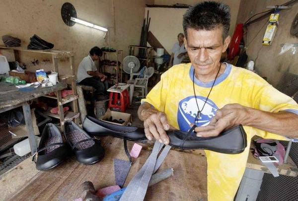 Zapateros piden acceso a créditos y apertura de nuevos mercados | OnLivePy