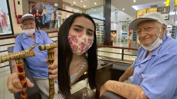 Diario HOY | Artesano emociona en las redes por su historia de vida