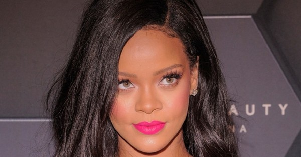 Rihanna desató furia en India por foto en topless con el dios Ganesha - C9N