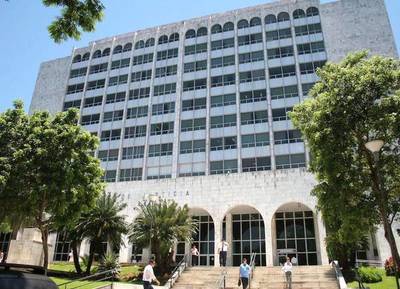 Tras posposición, escribanos rinden este viernes examen de concurso notarial