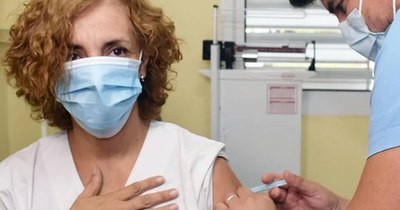 La Nación / Argentina comienza a vacunar a adultos mayores contra el COVID-19