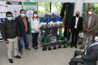 Ministerio de Trabajo entregó insumos a productores rurales y mipymes de Concepción | .::Agencia IP::.