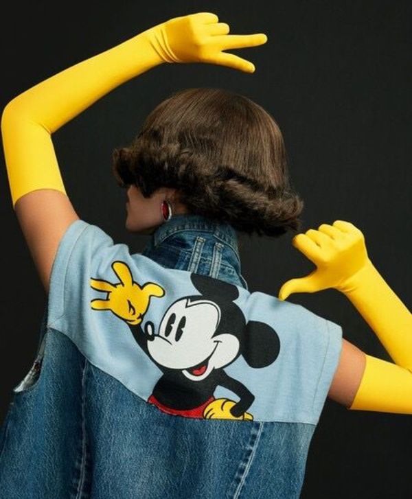 Nostalgia por los 80: una colección cápsula de Mickey Mouse a puro color ochentoso