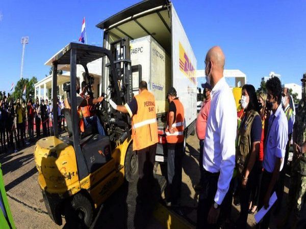 Llegaron vacunas rusas para 2.000 trabajadores de terapia