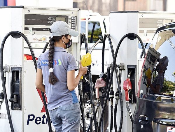 Prácticamente todos los emblemas, excepto Petropar, ya subieron el precio de los combustibles - Nacionales - ABC Color