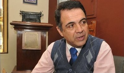 Querellado dice que periodista deportivo debe “demostrar que no recibe sueldazo de la APF”