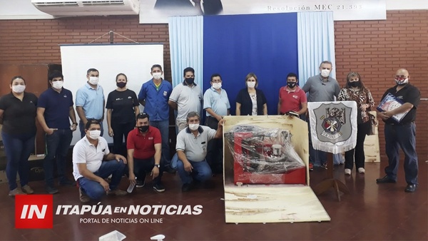LLEGADA DE HISTÓRICAS HERRAMIENTAS PARA PRÁCTICAS DE MECÁNICA AUTOMOTRIZ EN EL COLEGIO TÉCNICO.