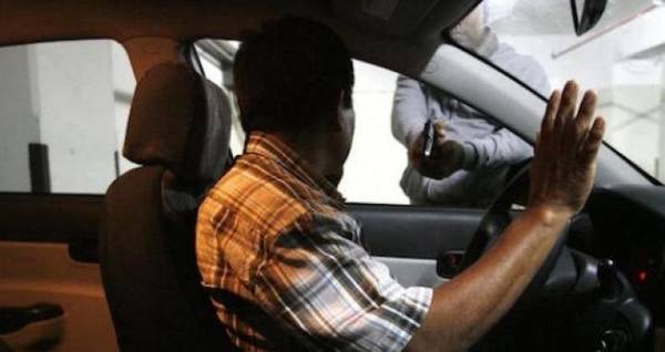 Detienen a una persona que habría asaltado a unos diez conductores de Uber | Ñanduti