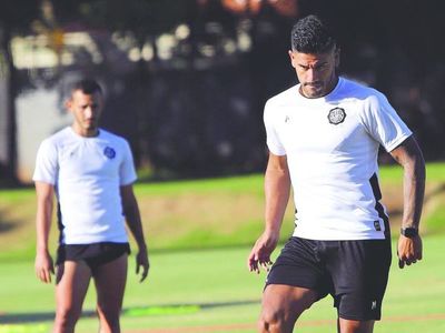 El Pipo cambiará a medio equipo