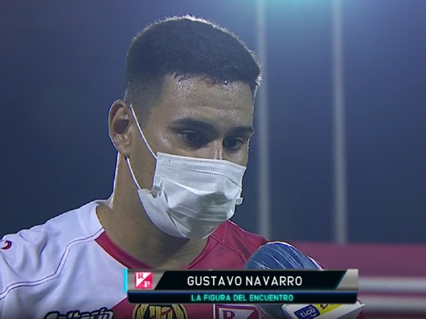 Gustavo Navarro celebra la esperada victoria del Kelito