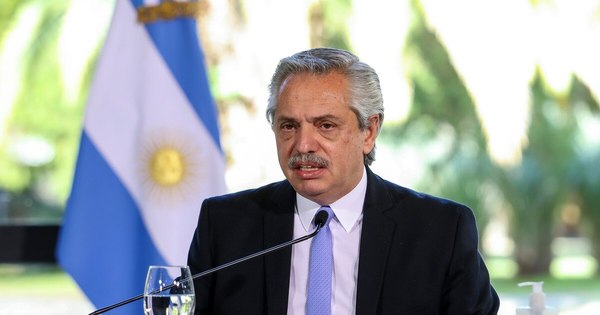 La Nación / Ministro de Salud argentino renuncia tras escándalo de vacunaciones a sus allegados