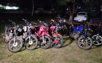 Cinco detenidos y nueve motos incautadas en controles realizados en Roque Alonso - Nacionales - ABC Color