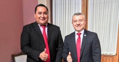 La Nación / Directivo de la Essap, en campaña con Centurión