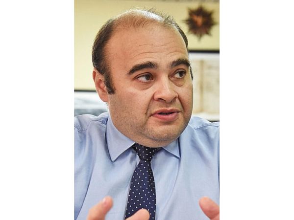 Corte sumaria a dos jefes administrativos por un concurso