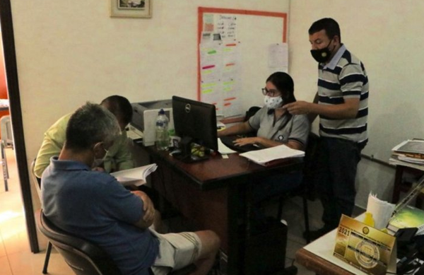 Investigan posible gavilla de policías que protegerían a narcotraficantes - Noticiero Paraguay