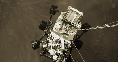 La Nación / La NASA publica imágenes espectaculares de la llegada de Perseverance a Marte