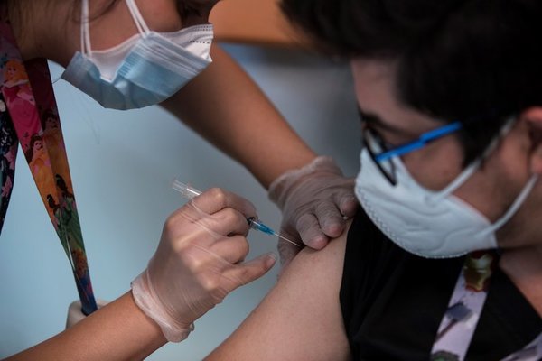 Chile ya vacunó contra el coronavirus a casi 3 millones de personas | Ñanduti