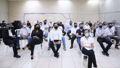 Funcionarios se actualizan sobre soporte para carga de datos con miras a las elecciones | .::Agencia IP::.