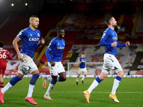 El derbi de Merseyside agranda la crisis del Liverpool