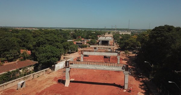 La Nación / Levantan las bases para unir el viaducto de 1.340 metros en zona el Botánico