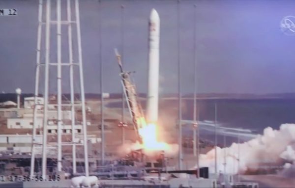 Paraguay lanzó su primer satélite al despacio desde EEUU