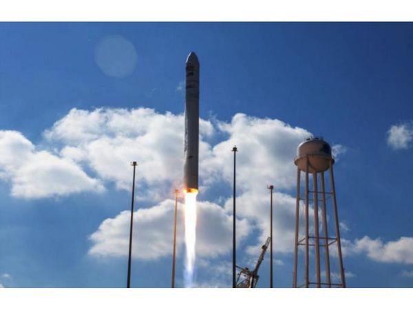 Paraguay marca hecho histórico con primer satélite enviado al espacio