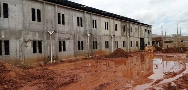 Obras penitenciarias en Emboscada registran 60% de avance