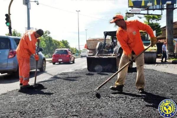 Cerrarán calles céntricas por bacheos •