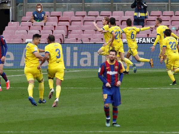 El Barcelona cede un empate y desaprovecha el tropiezo del Atlético