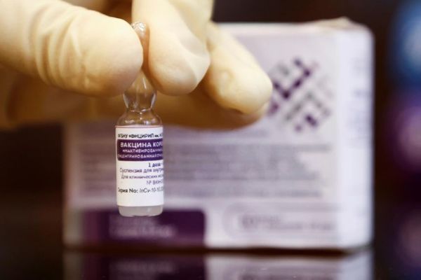 Rusia registra su tercera vacuna contra el coronavirus y anuncia 120.000 dosis para marzo