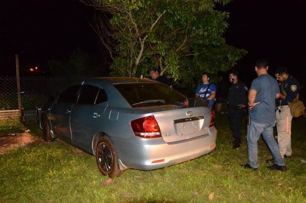 Policías encuentran auto robado el sábado mediante sistema GPS