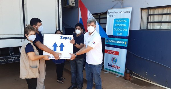 La Nación / Llegaron a Alto Paraná las primeras 300 dosis de vacunas contra el COVID-19
