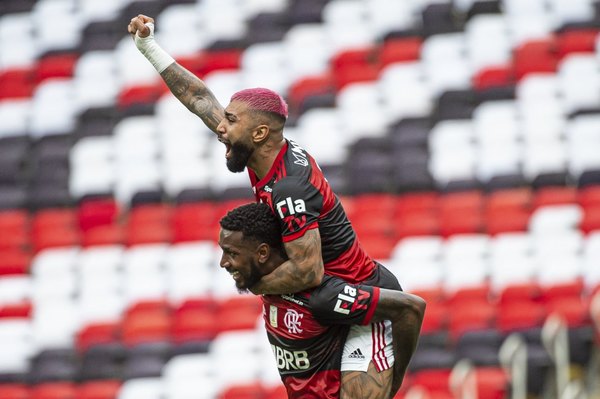 Flamengo destrona al Inter en la penúltima fecha y va por el 'bi'