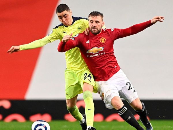 El United liquida al Newcastle de Miguel Almirón