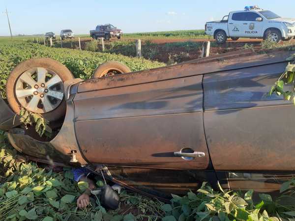 Volcó en una PLANTACION de soja y MURIO